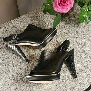 NWOT B. Makowsky Leather Bondage Platform Heels